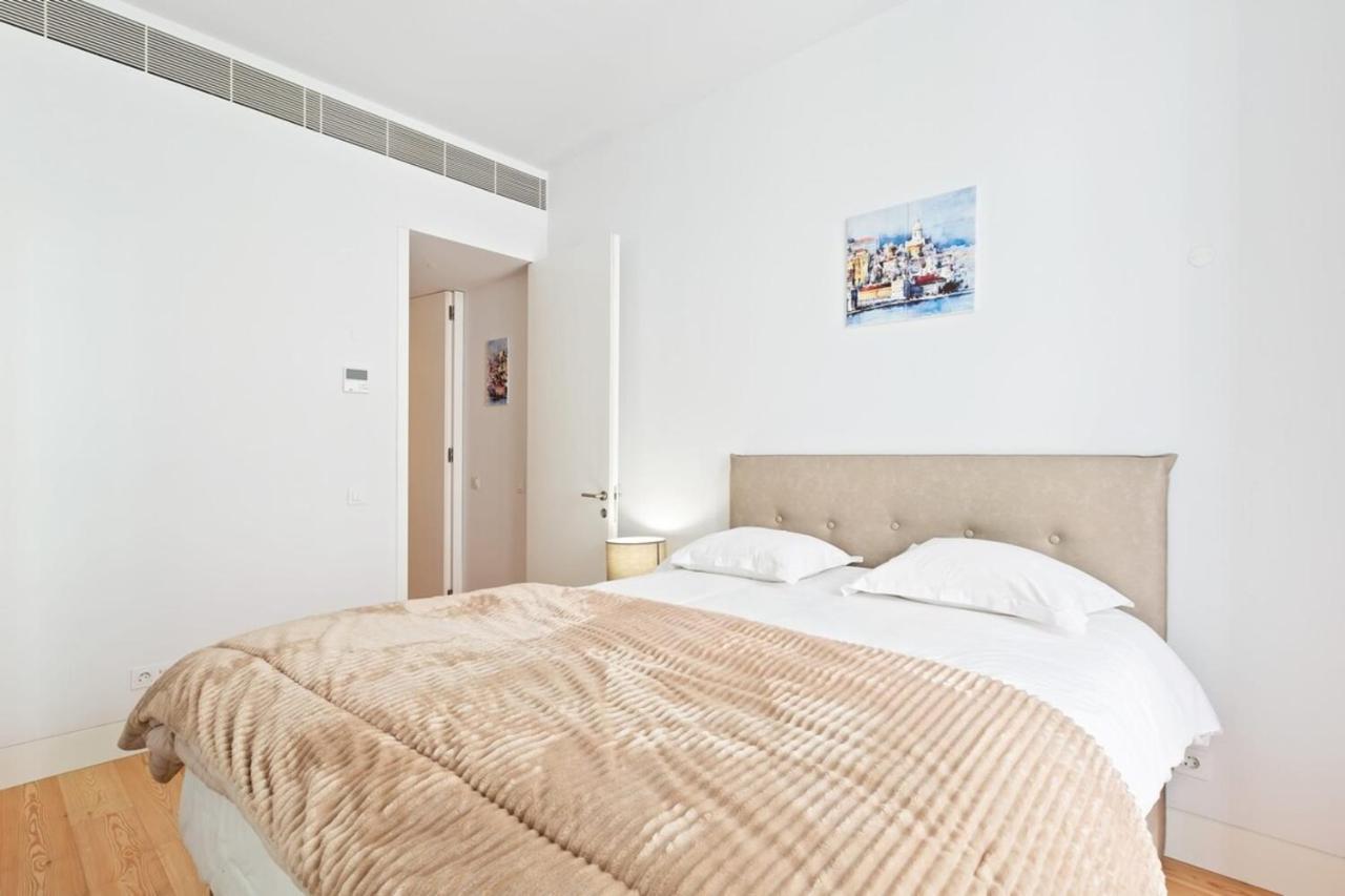 Spacious 1 Bedroom Near Baixa Lisbon